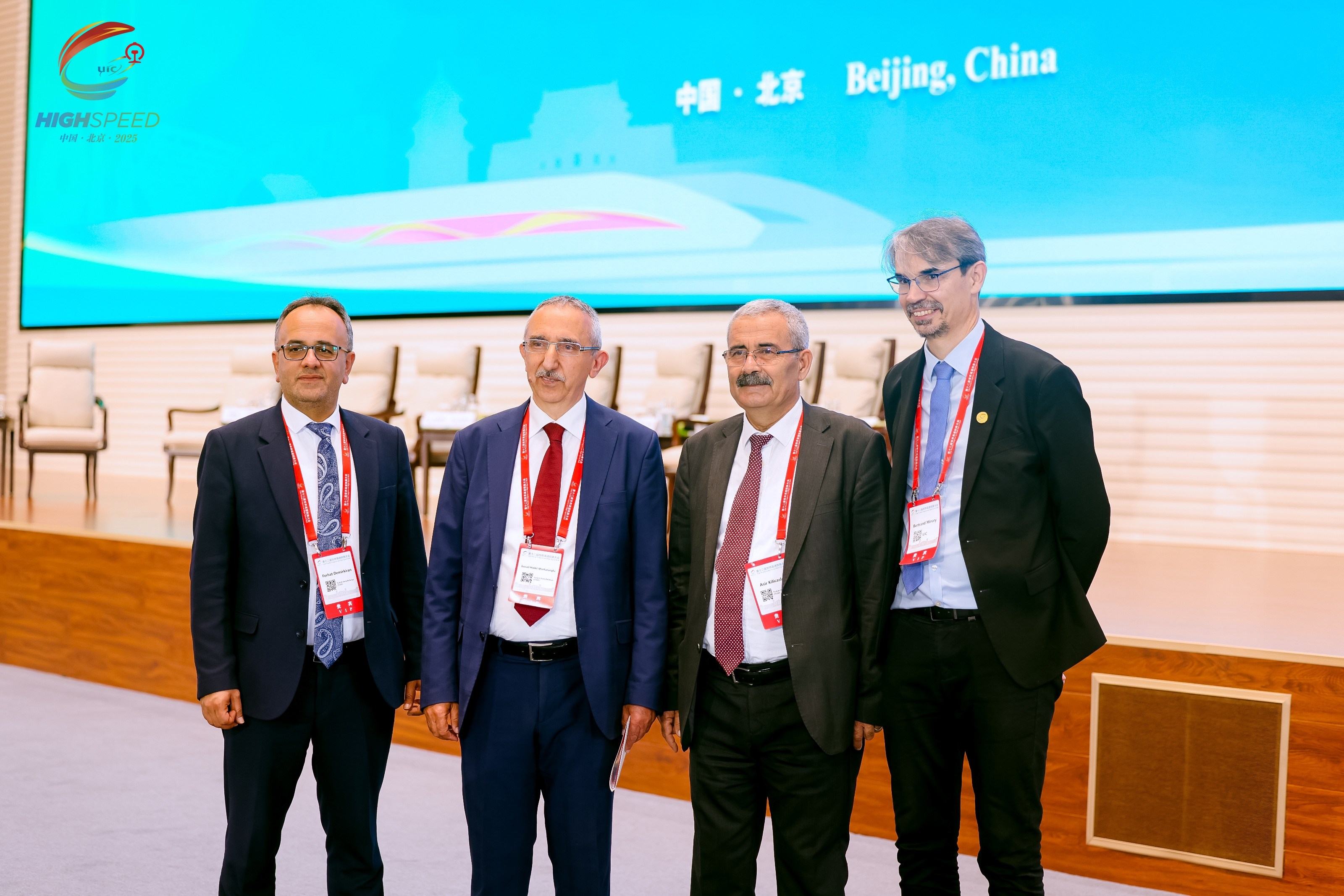 证件_副本.jpg 证件_副本.jpg